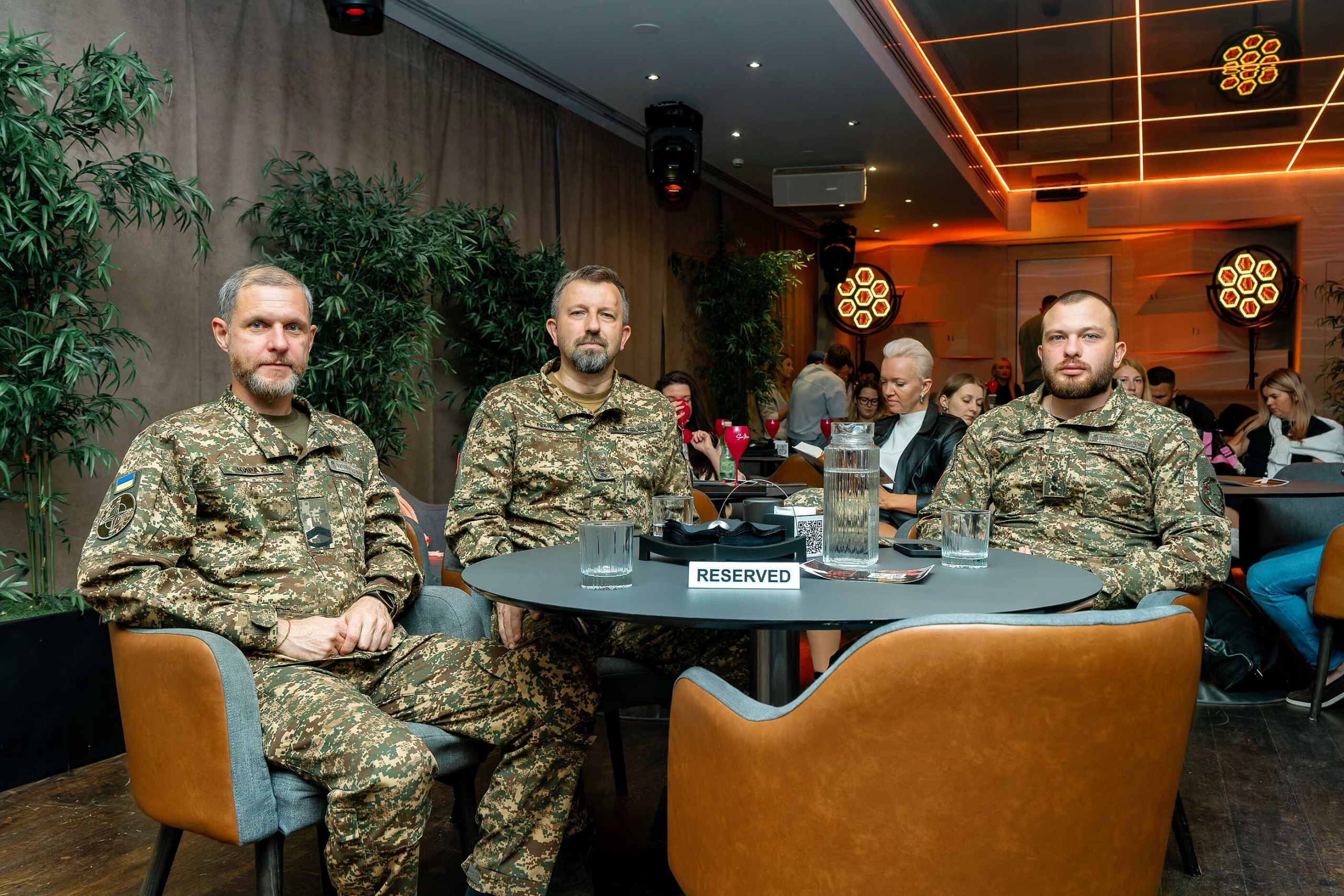 Презентація нової книги Ірени Карпи «Він повертається в неділю»