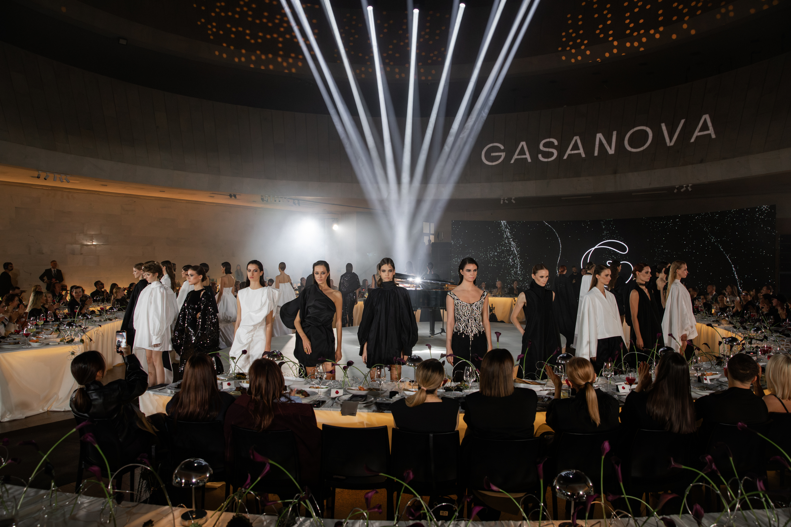 Сила, відродження і внутрішнє світло: GASANOVA представляє першу кутюрну колекцію