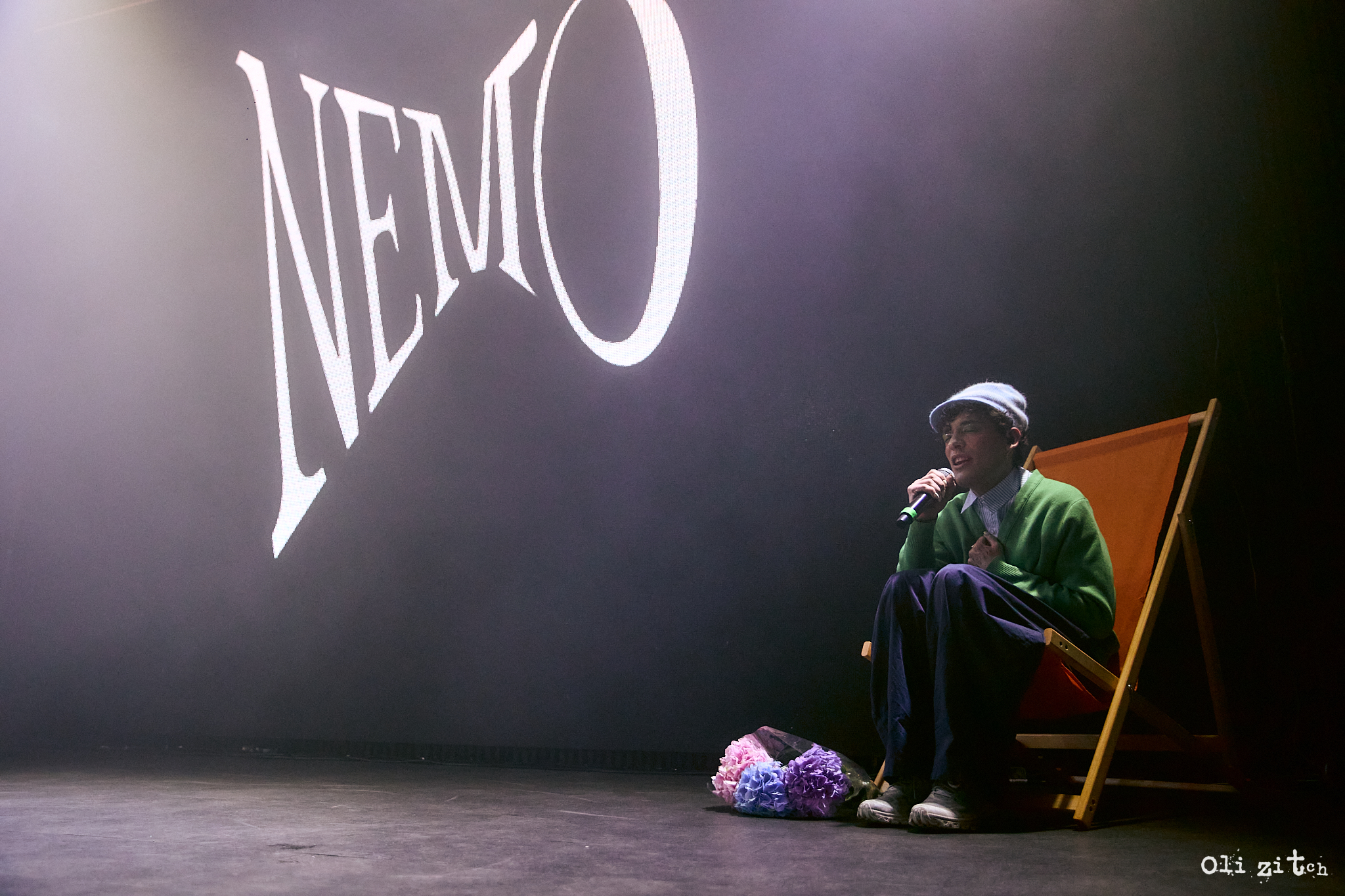 Обійми з Jerry Heil та омажі від фанів: концерт Nemo в Києві
