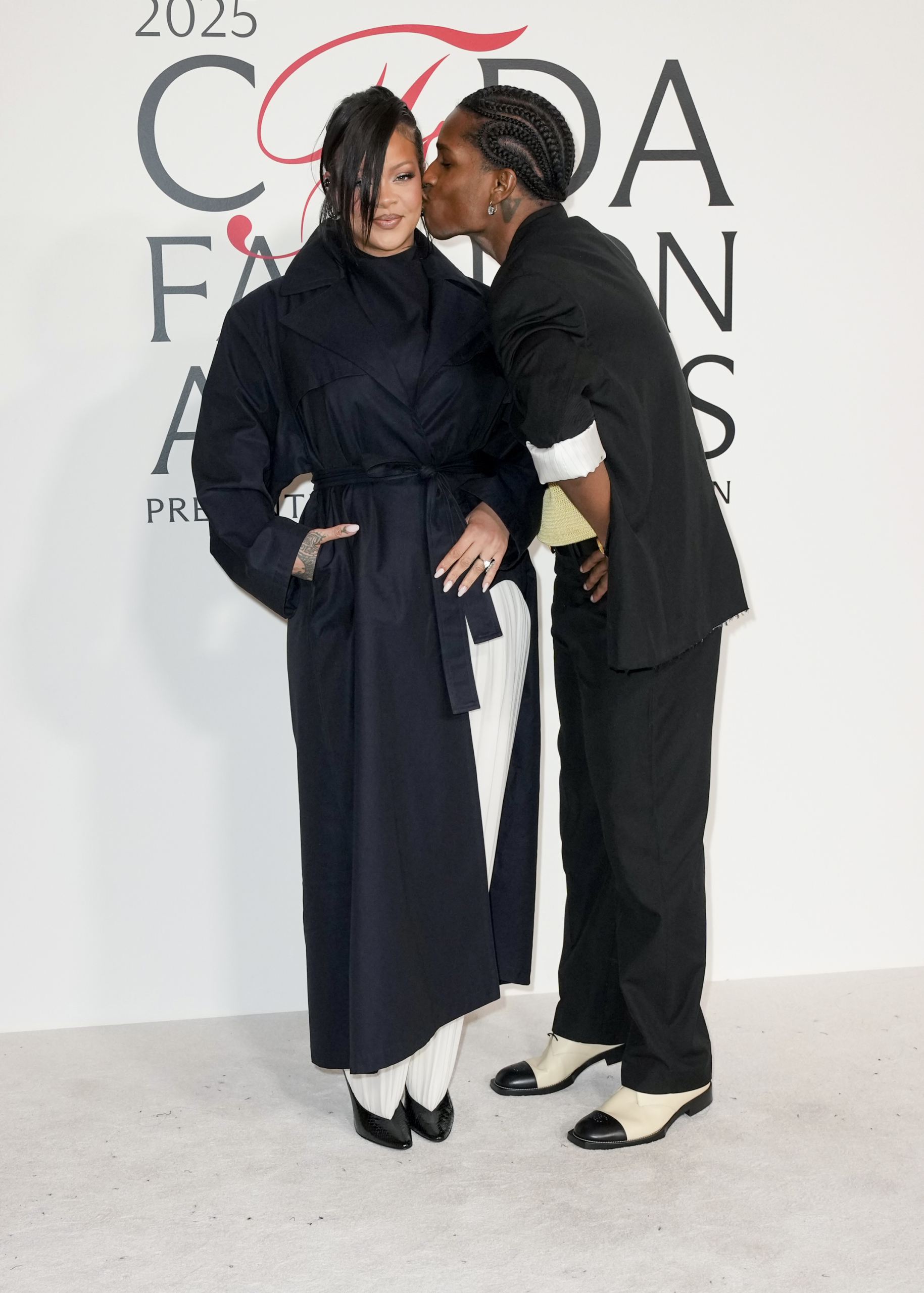 Наомі Кемпбелл, Ріанна і A$AP Rocky з шампанським на премії CFDA