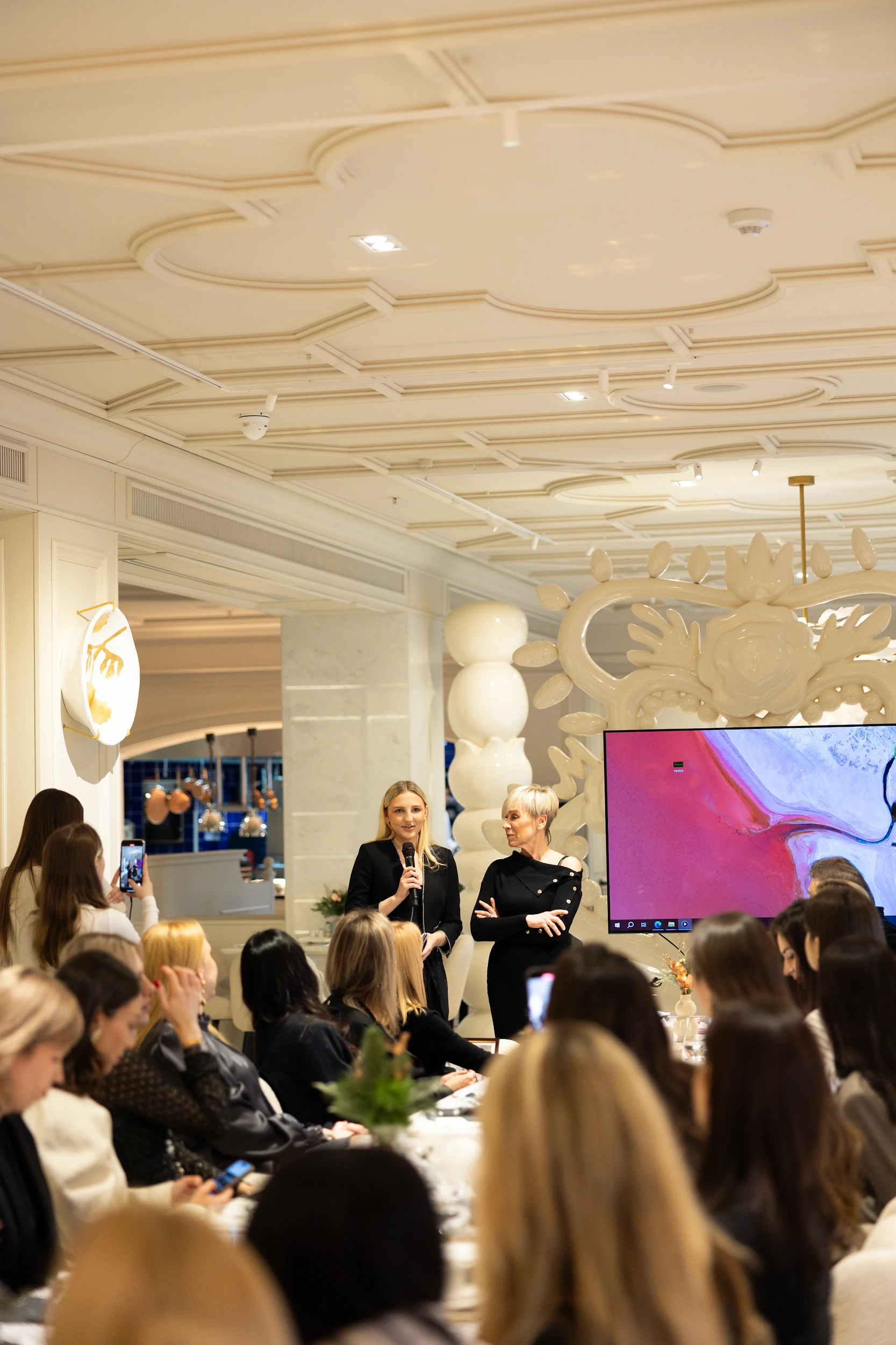 Різдвяний бранч від OSCAR Club у Fairmont Grand Hotel Kyiv