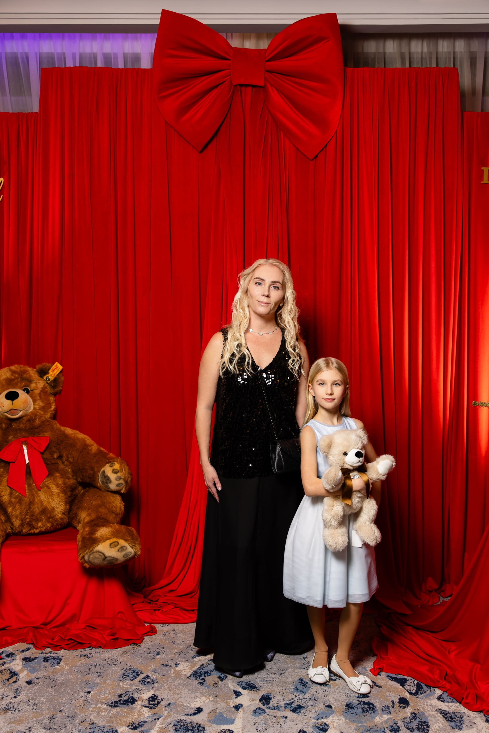 Магія та колекційні Teddy Bear: благодійний різдвяний бал від Little House Foundation