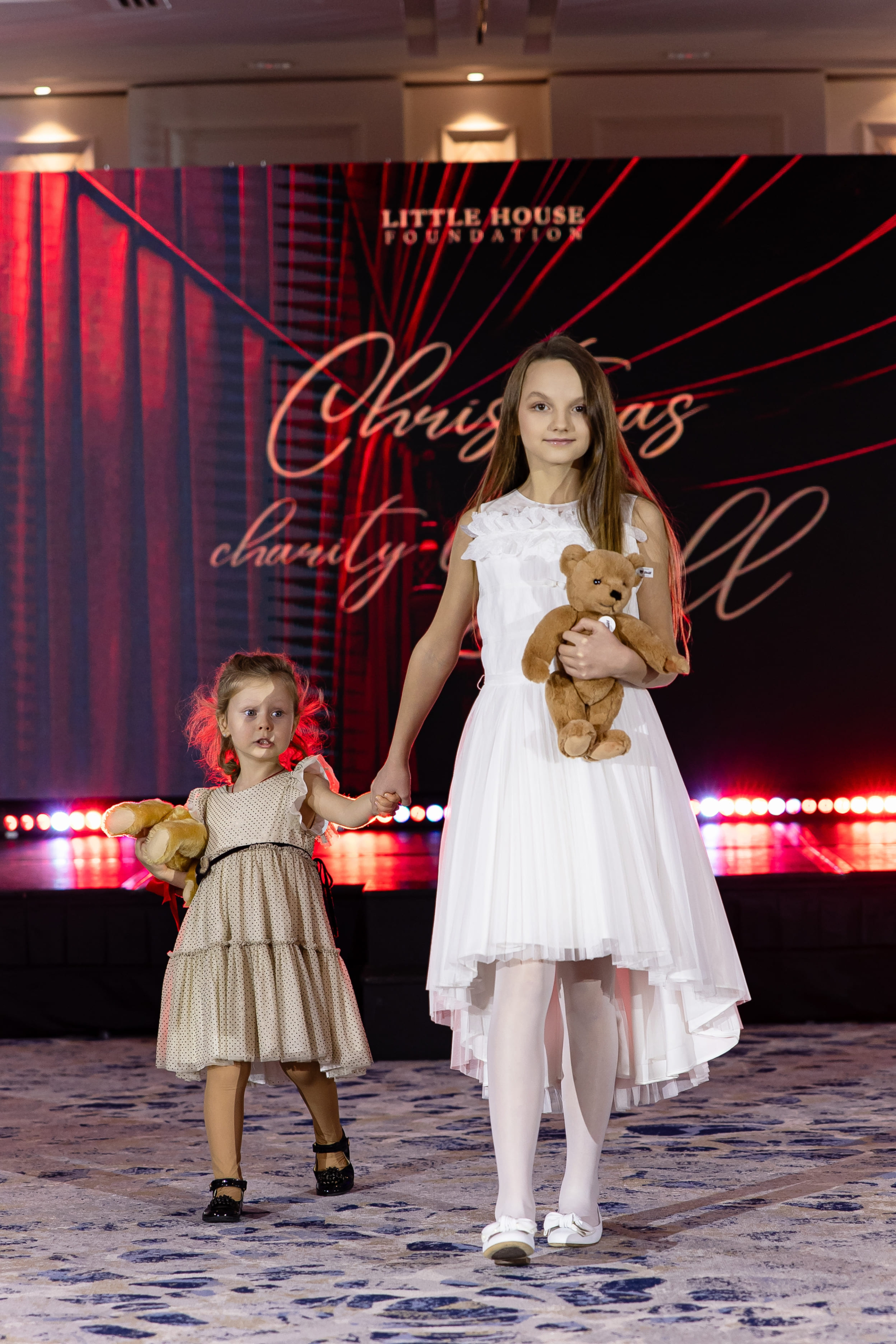 Магія та колекційні Teddy Bear: благодійний різдвяний бал від Little House Foundation