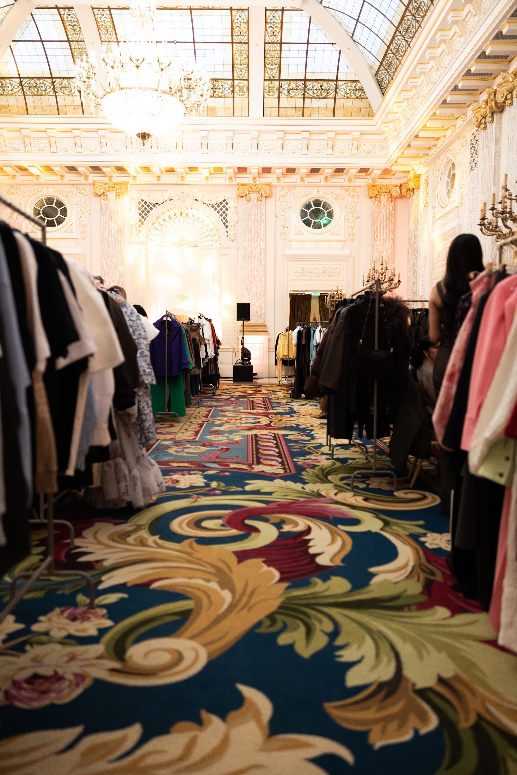 Весняний Fairmont Charity Market