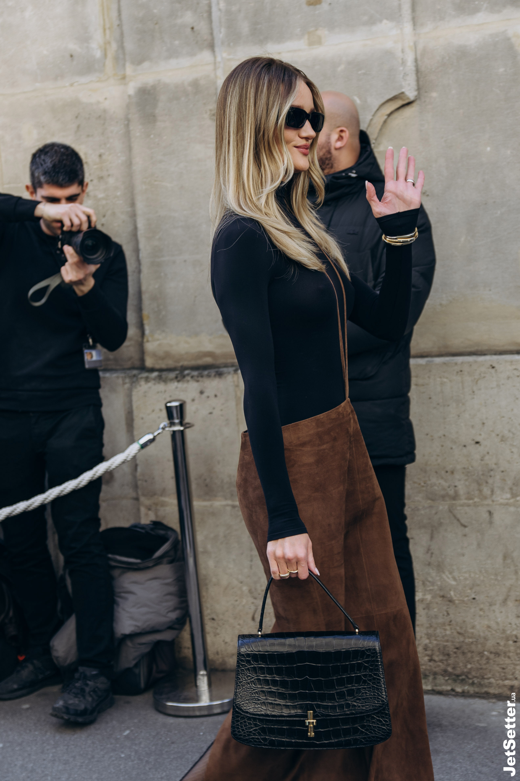 PFW: Роузі Гантінґтон-Вайтлі в об’єктиві JS в Парижі
