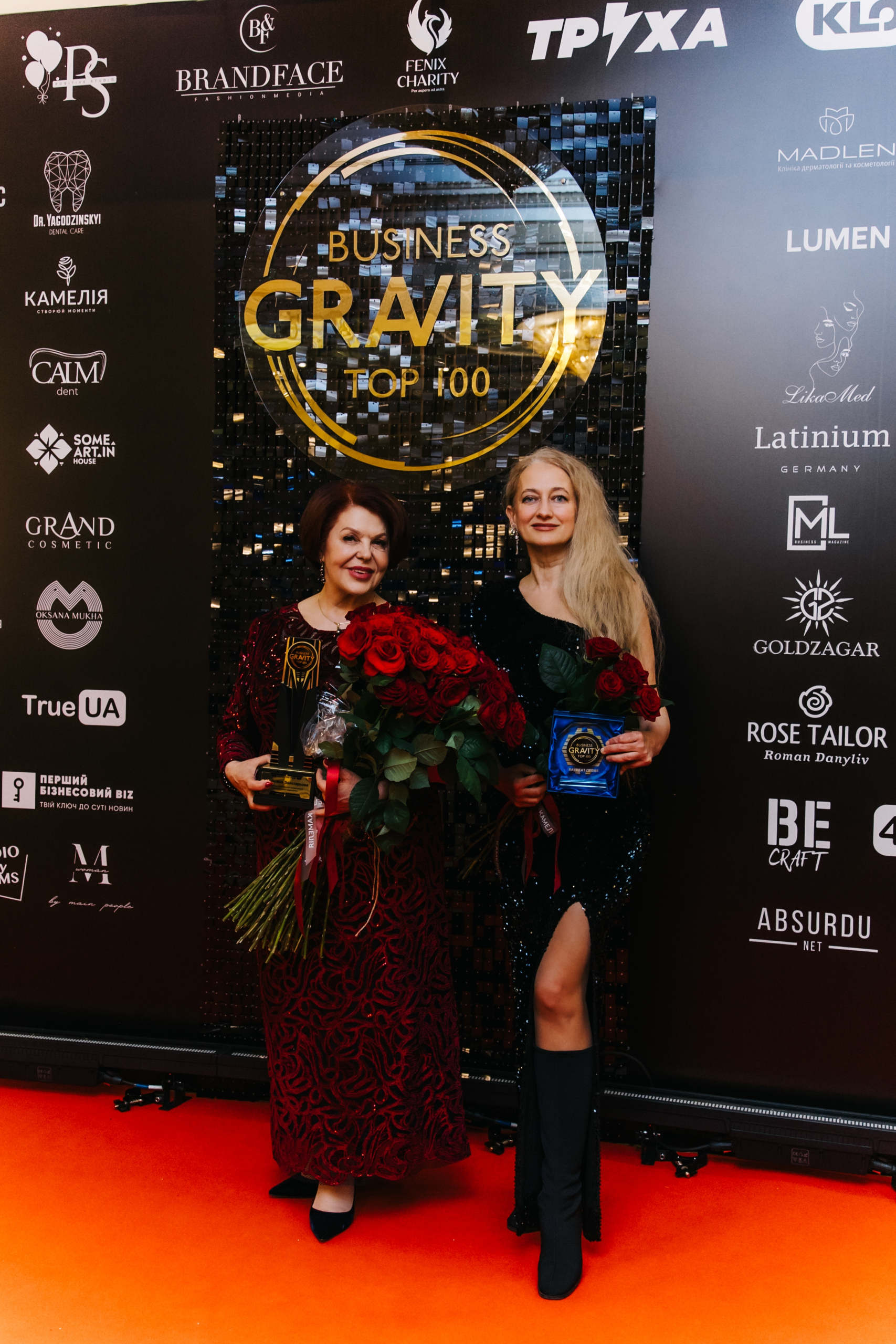Валентина Золотарьова, Лілія Олійник