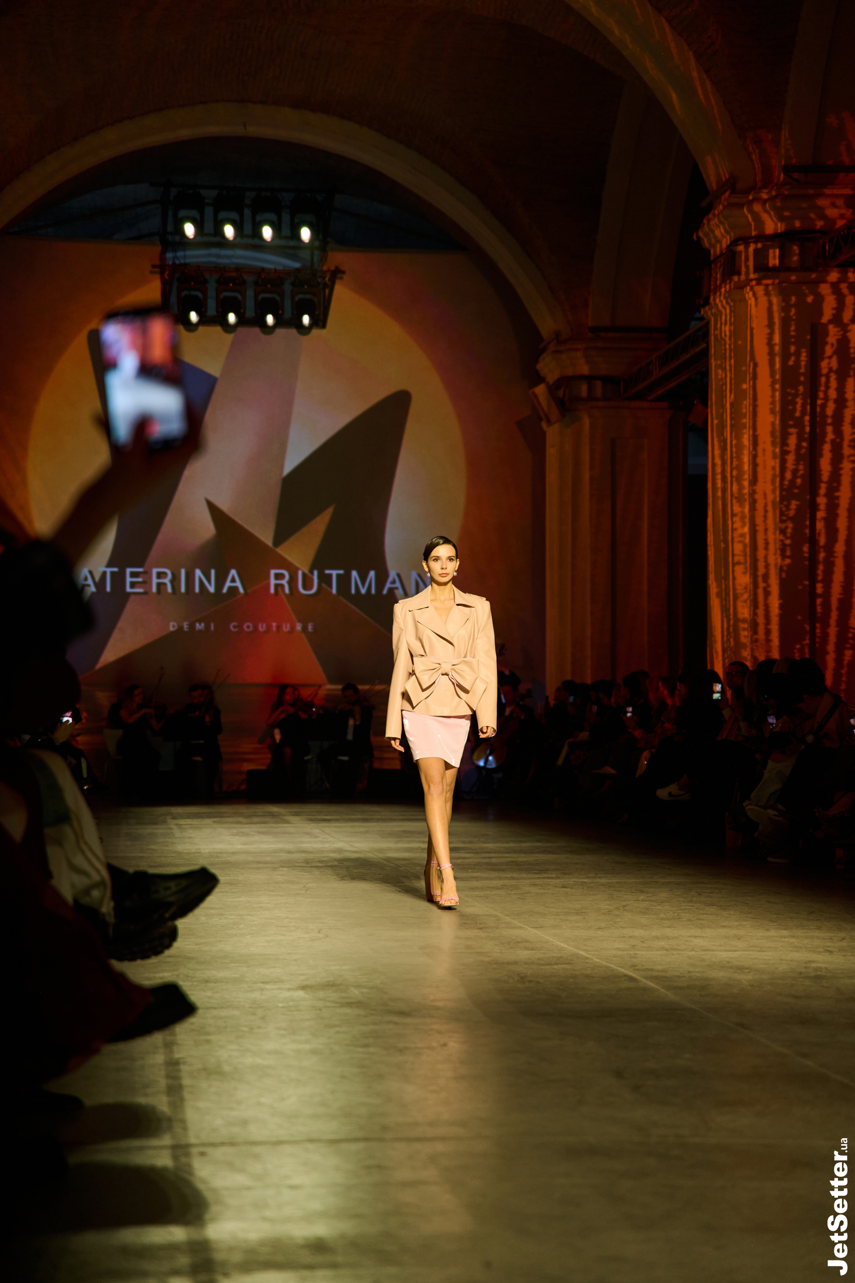 Ukrainian Fashion Week: присвята Олександрі Екстер від KATERINA RUTMAN