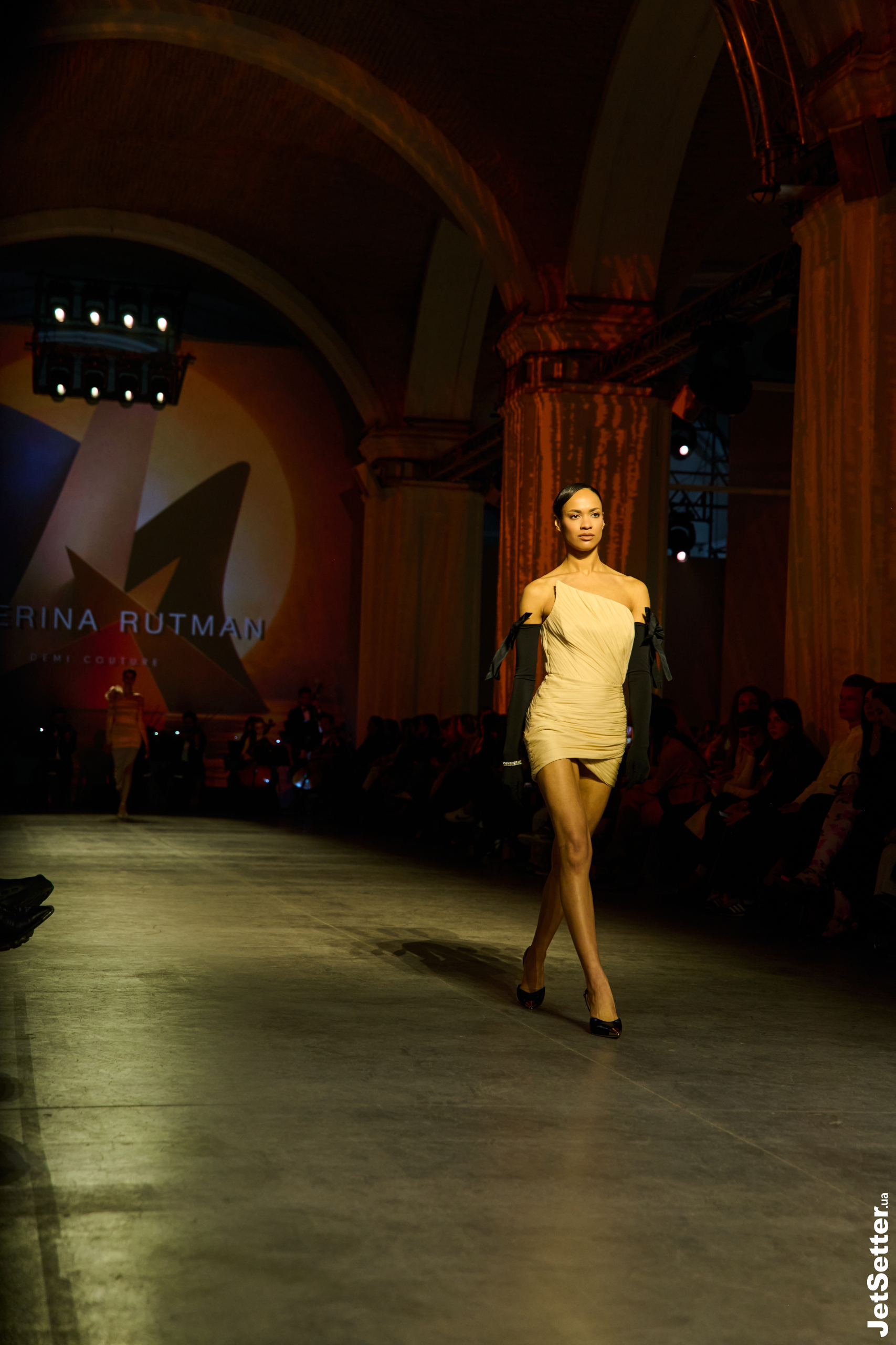 Ukrainian Fashion Week: присвята Олександрі Екстер від KATERINA RUTMAN