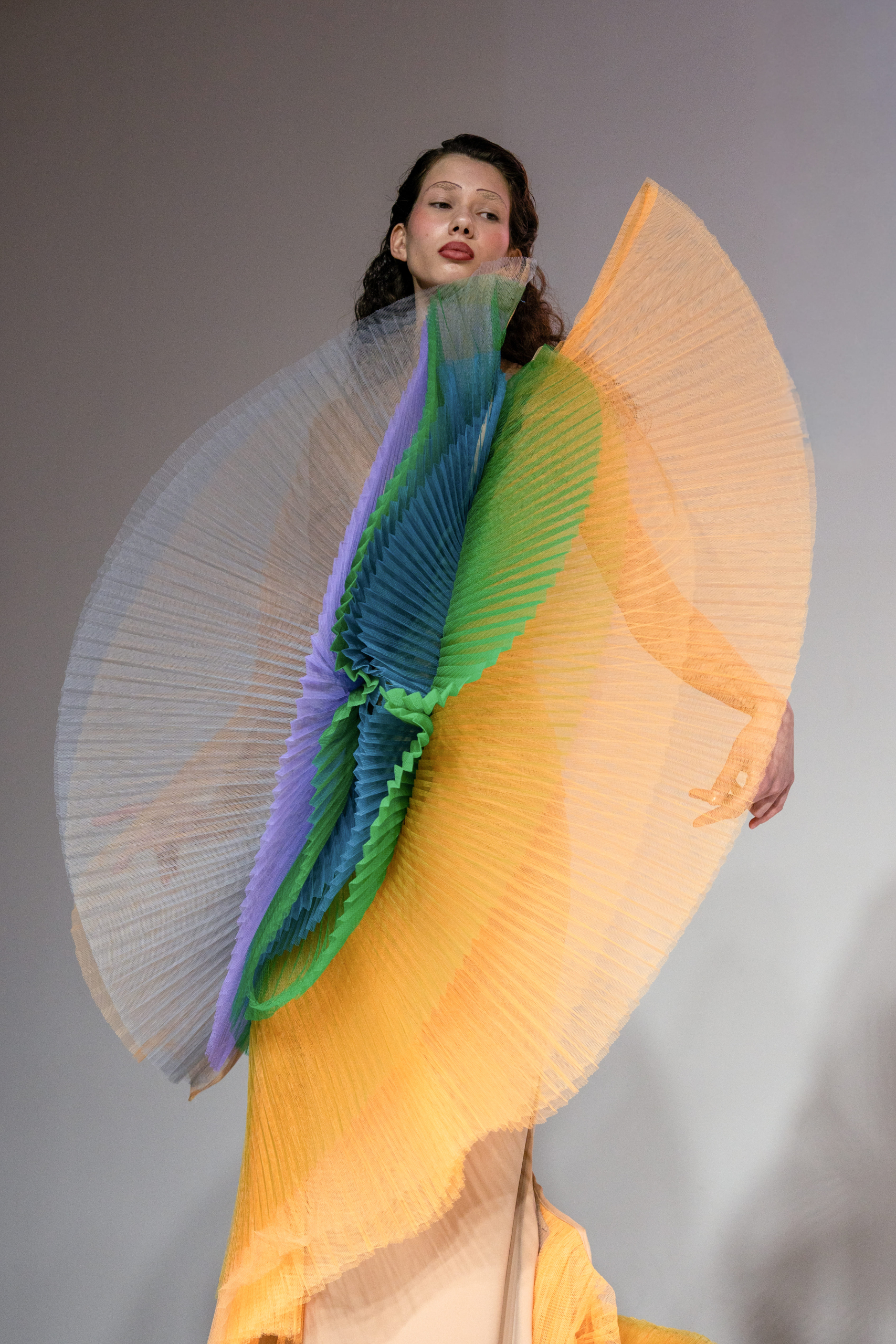Артперформанс NADYA DZYAK на Ukrainian Fashion Week