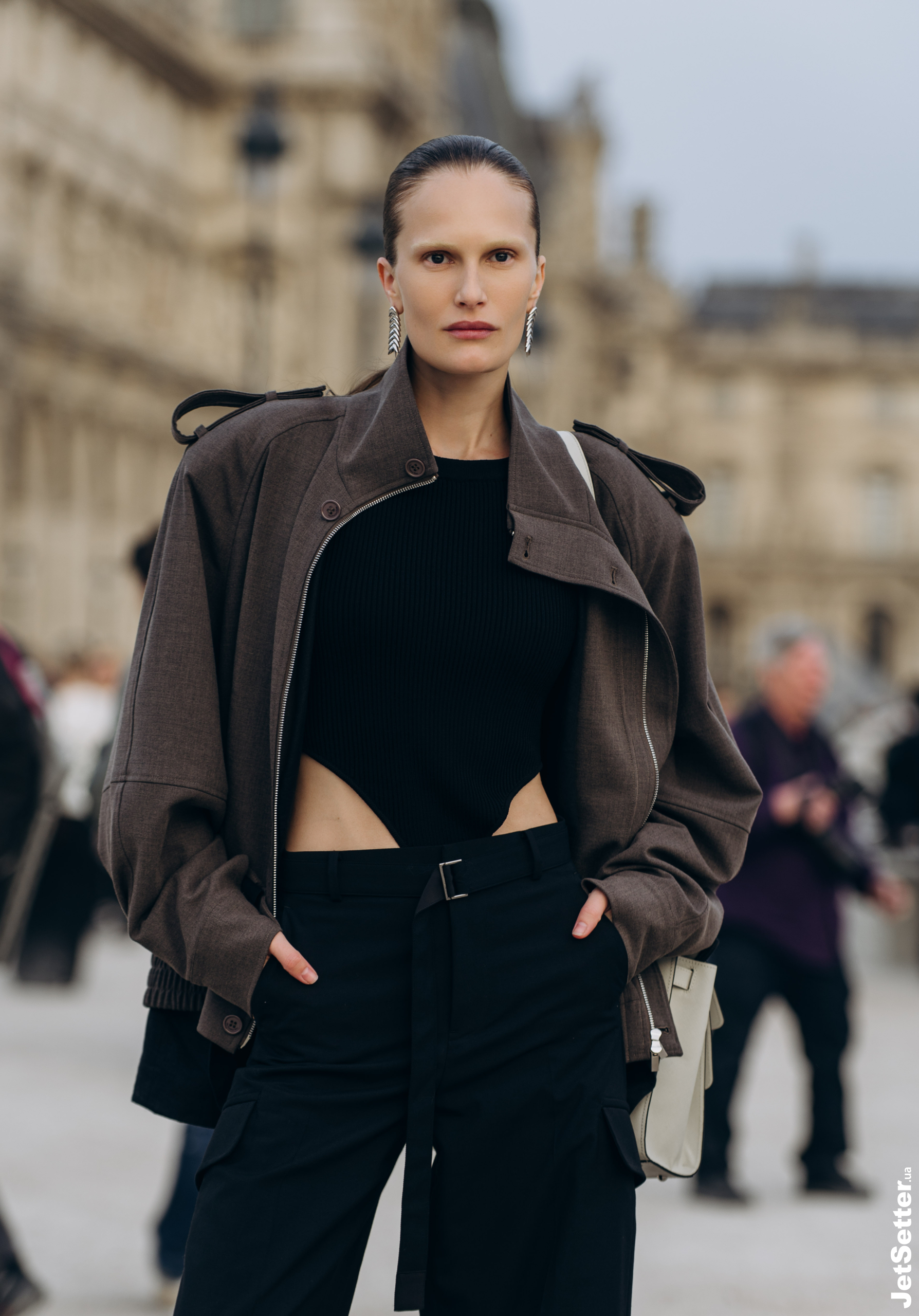 Об’єктив JS: Алла Костромічова на шоу Schiaparelli під час PFW