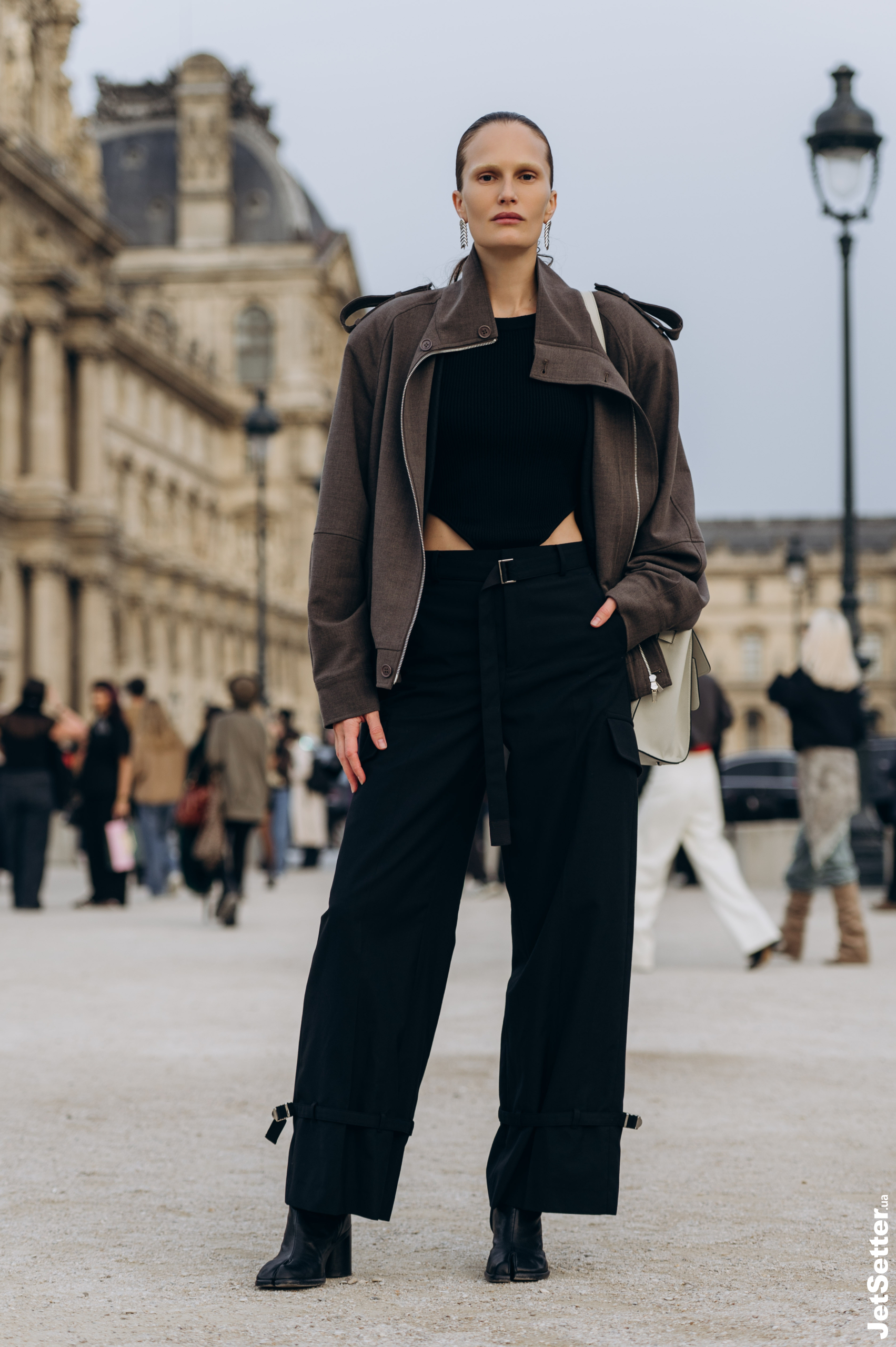 Об’єктив JS: Алла Костромічова на шоу Schiaparelli під час PFW