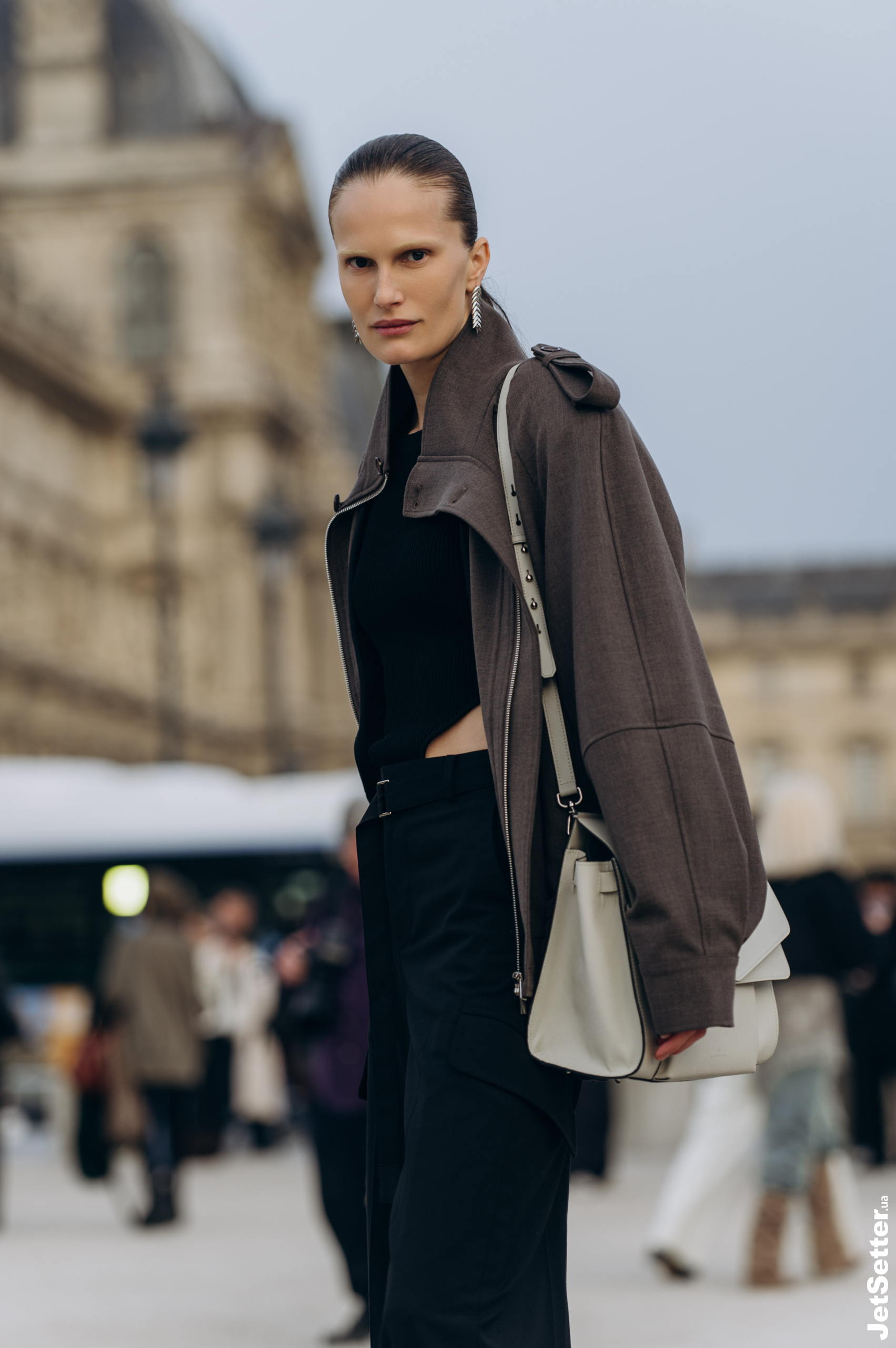 Об’єктив JS: Алла Костромічова на шоу Schiaparelli під час PFW
