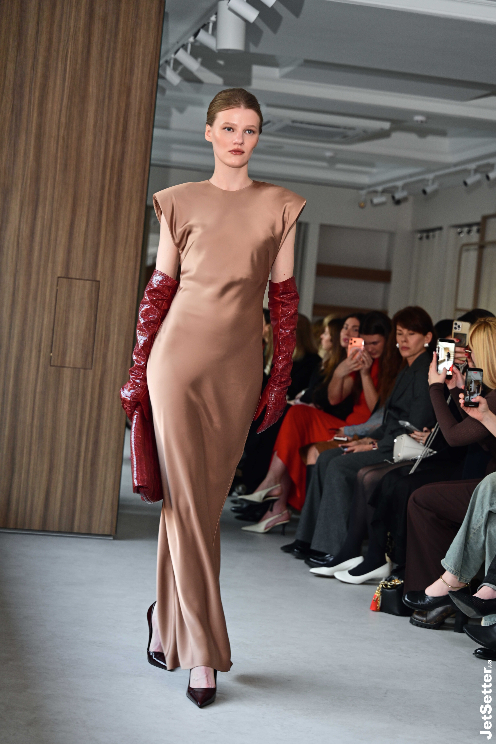 Презентація Salon de J’amemme: яким було відкриття Ukrainian Fashion Week FW26–27