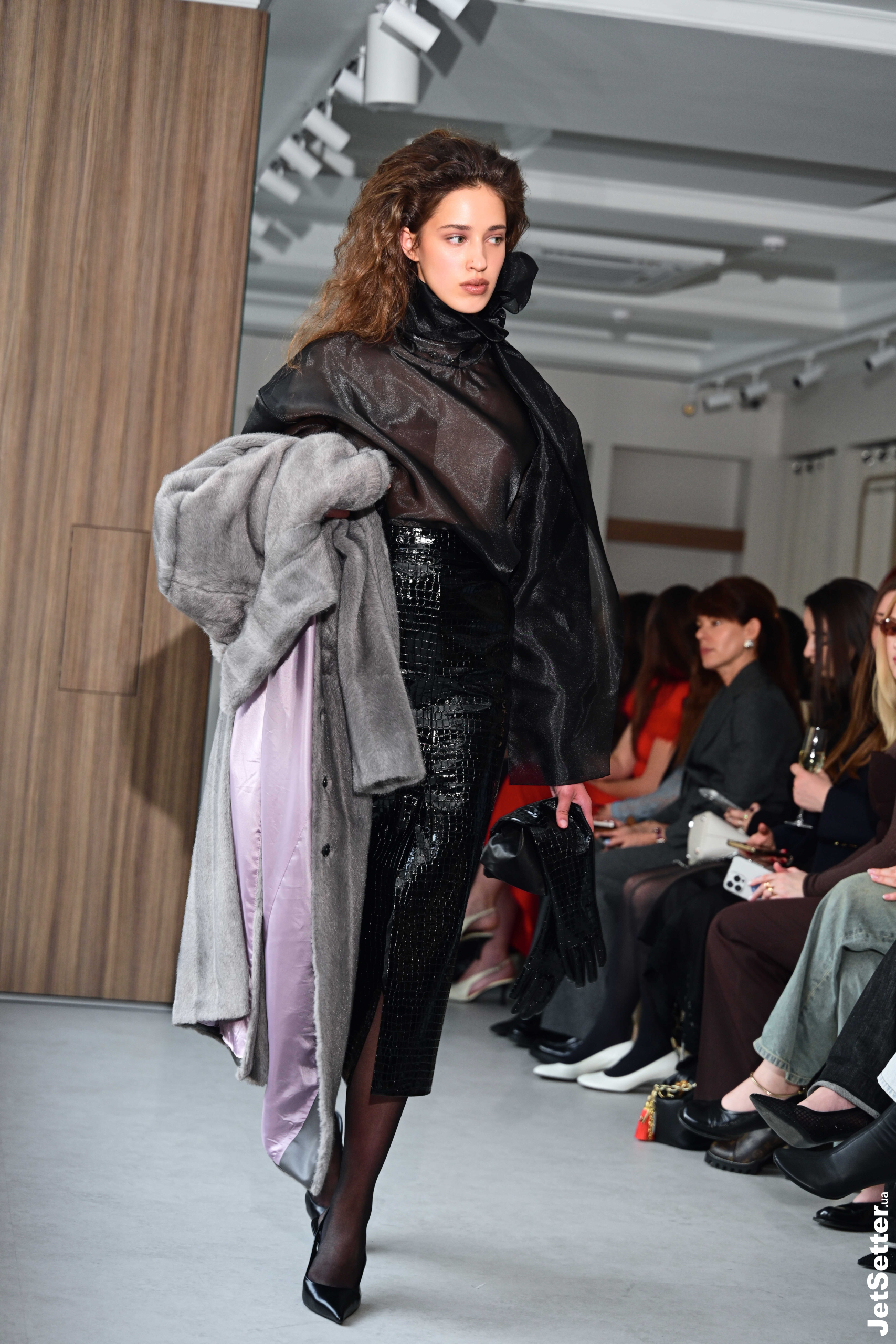 Презентація Salon de J’amemme: яким було відкриття Ukrainian Fashion Week FW26–27