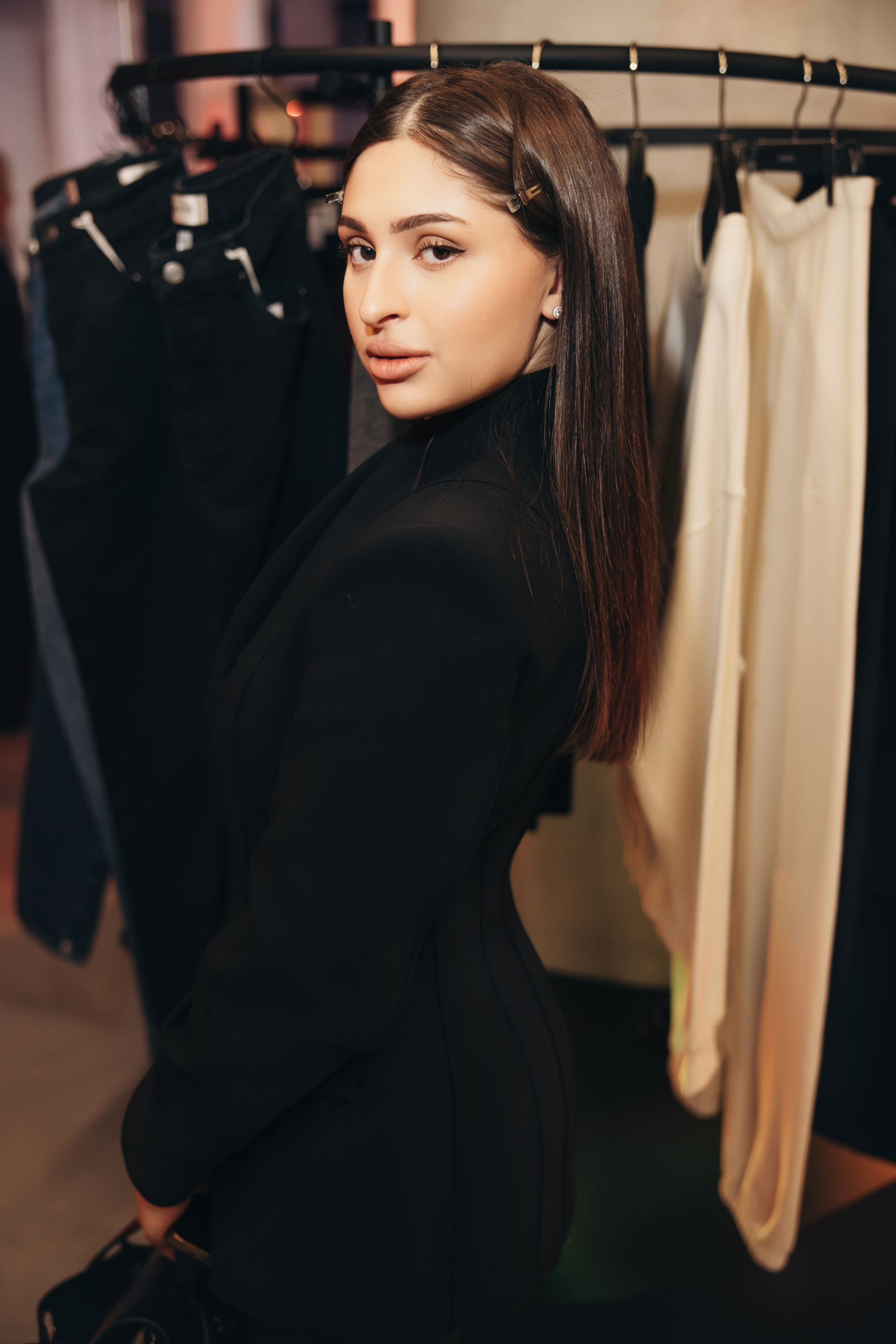 Кінематографічний fashion: KAMERON представив SS’2026 від Stella McCartney, Yves Salomon, Balmain, Dolce & Gabbana та Ralph Lauren Collection