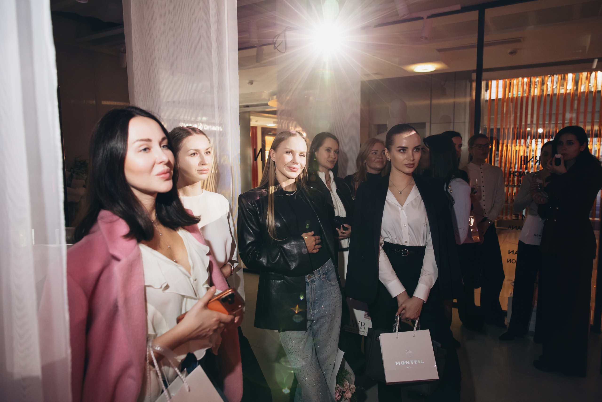 Кінематографічний fashion: KAMERON представив SS’2026 від Stella McCartney, Yves Salomon, Balmain, Dolce & Gabbana та Ralph Lauren Collection