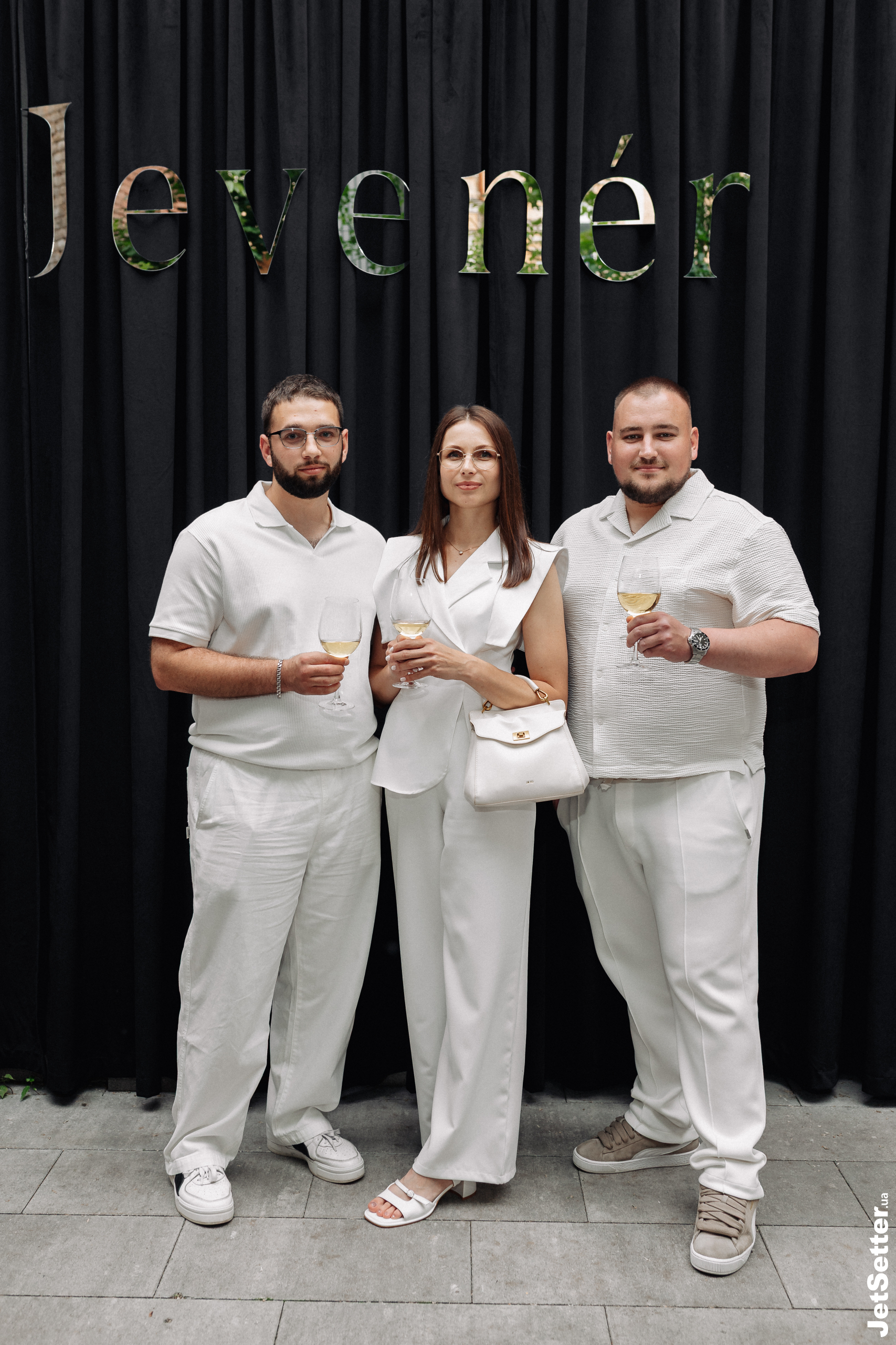 White Party з нагоди першого дня народження бренду артизанальних вінірів Jevener