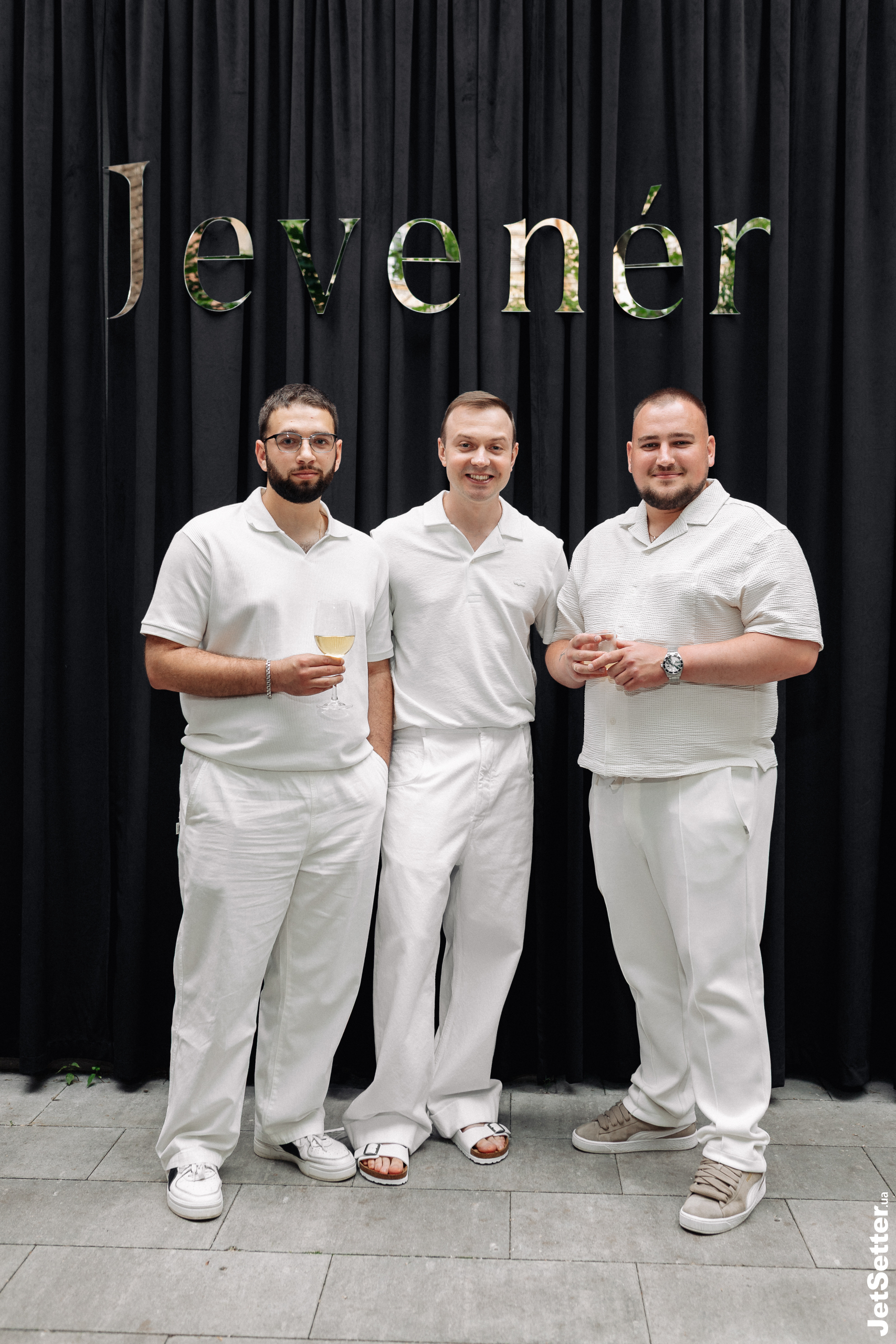 White Party з нагоди першого дня народження бренду артизанальних вінірів Jevener