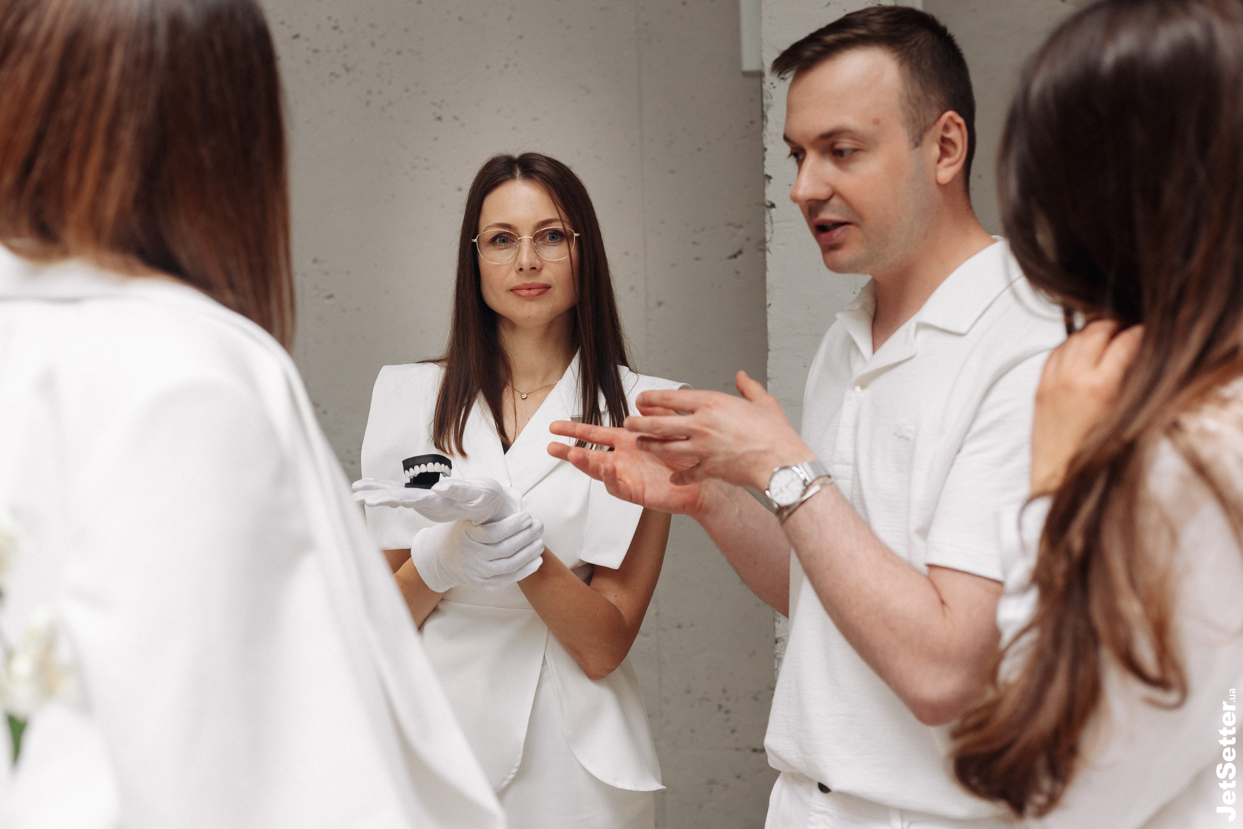 White Party з нагоди першого дня народження бренду артизанальних вінірів Jevener