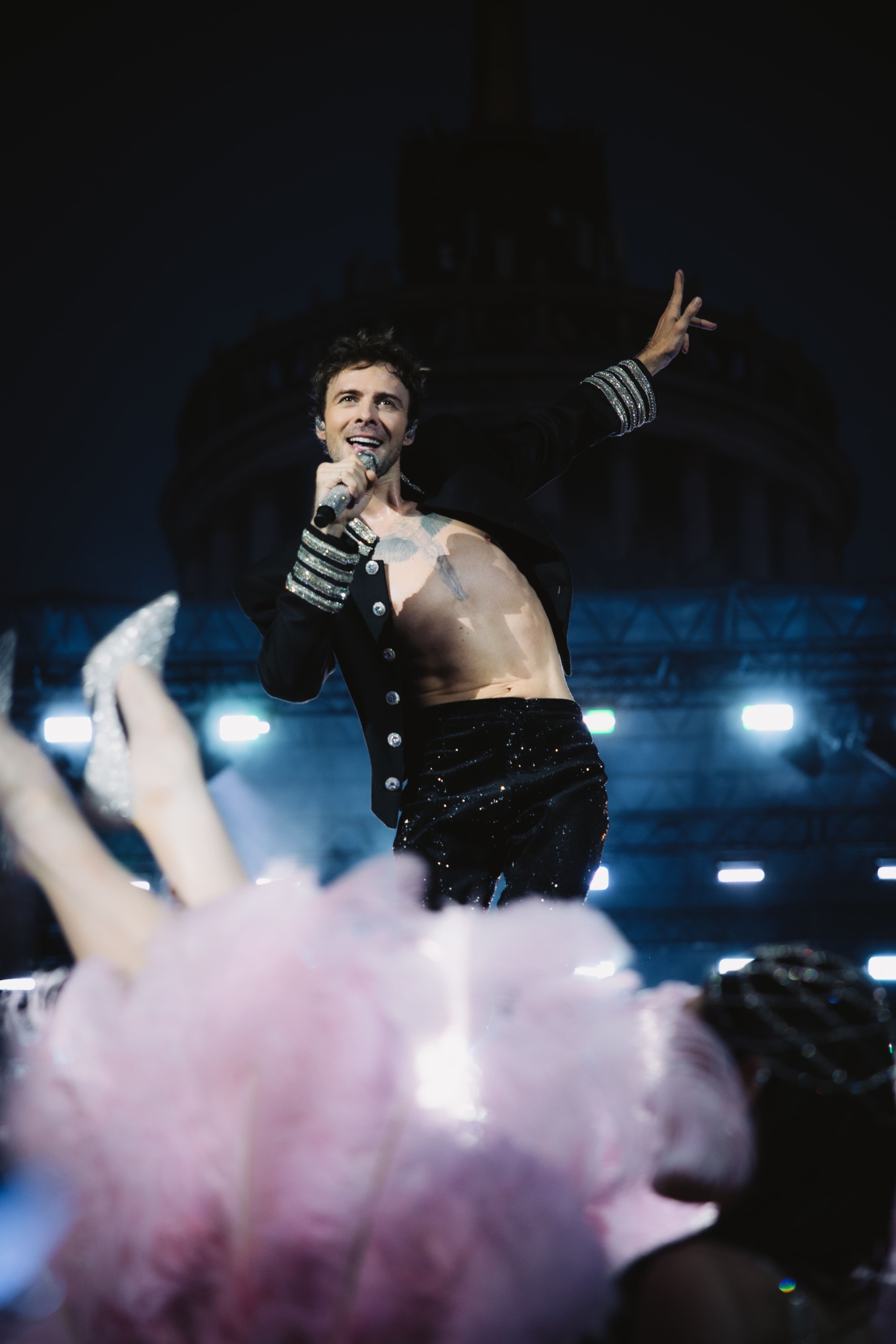 Ретро-бондіана під відкритим небом: як стартував Open Air Fest Макса Барських