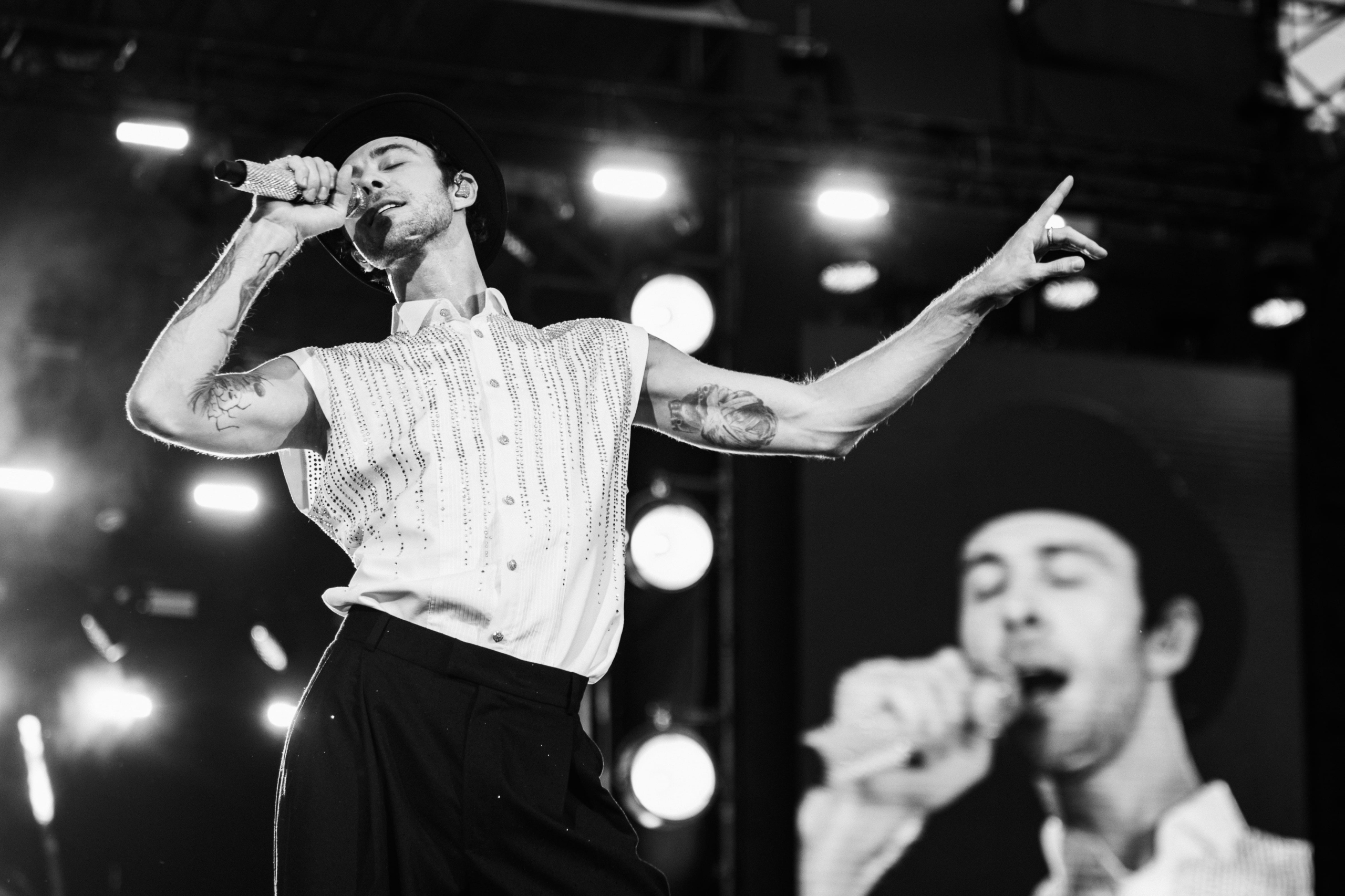 Ретро-бондіана під відкритим небом: як стартував Open Air Fest Макса Барських