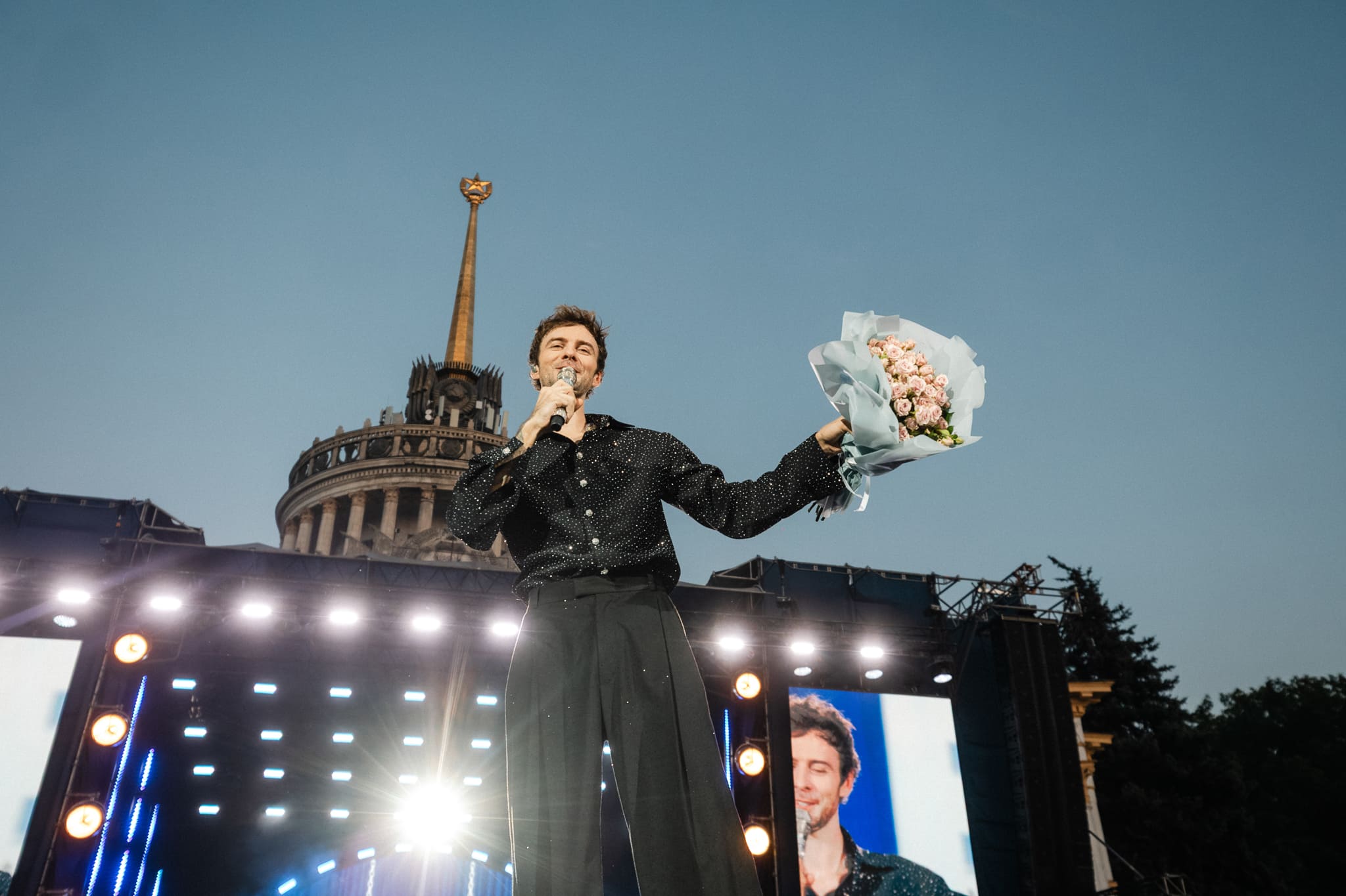 Ретро-бондіана під відкритим небом: як стартував Open Air Fest Макса Барських
