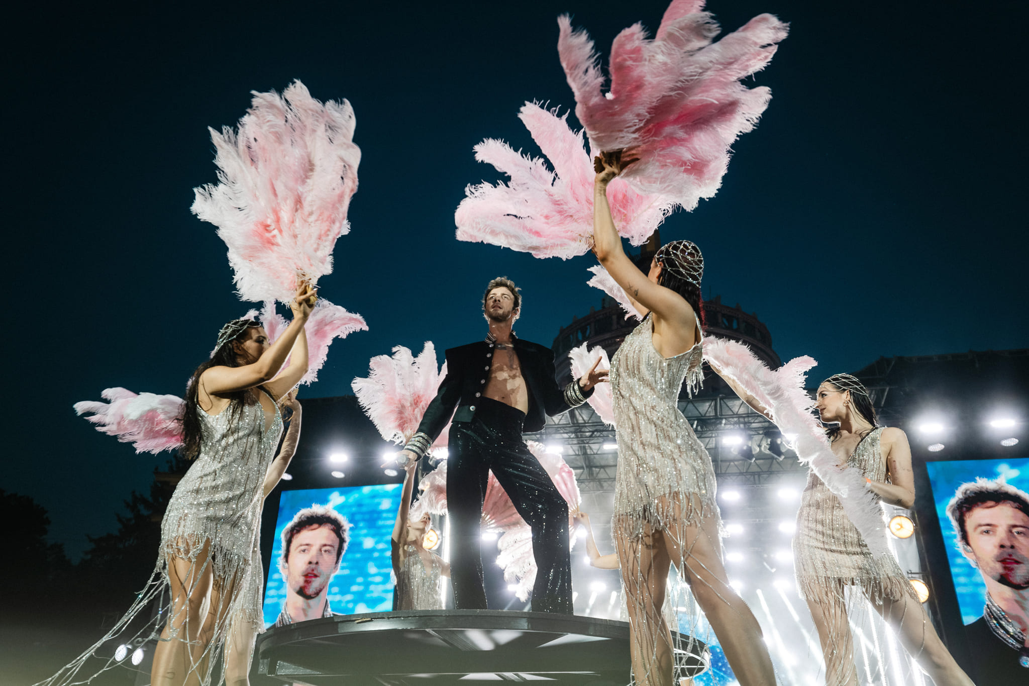 Ретро-бондіана під відкритим небом: як стартував Open Air Fest Макса Барських