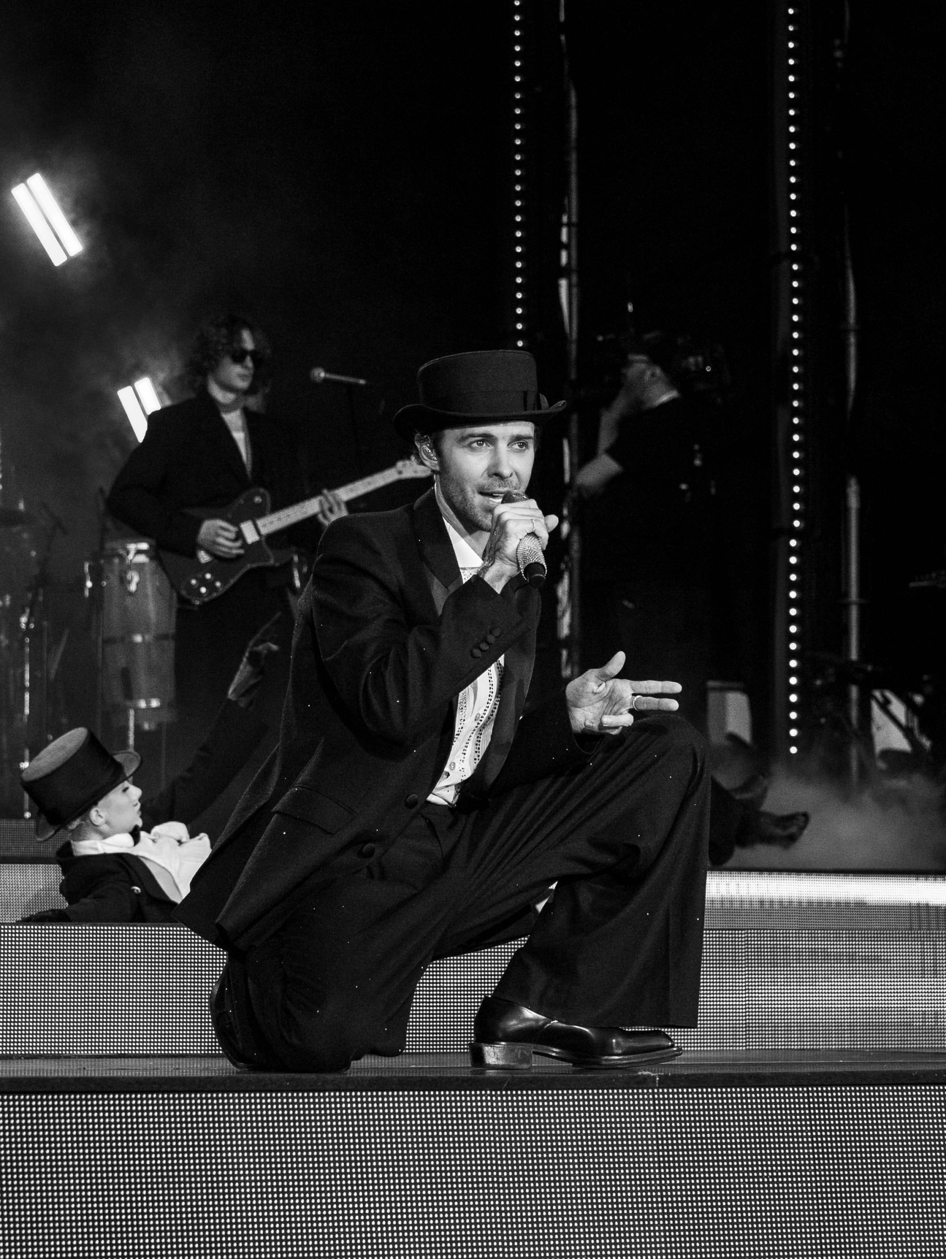 Ретро-бондіана під відкритим небом: як стартував Open Air Fest Макса Барських