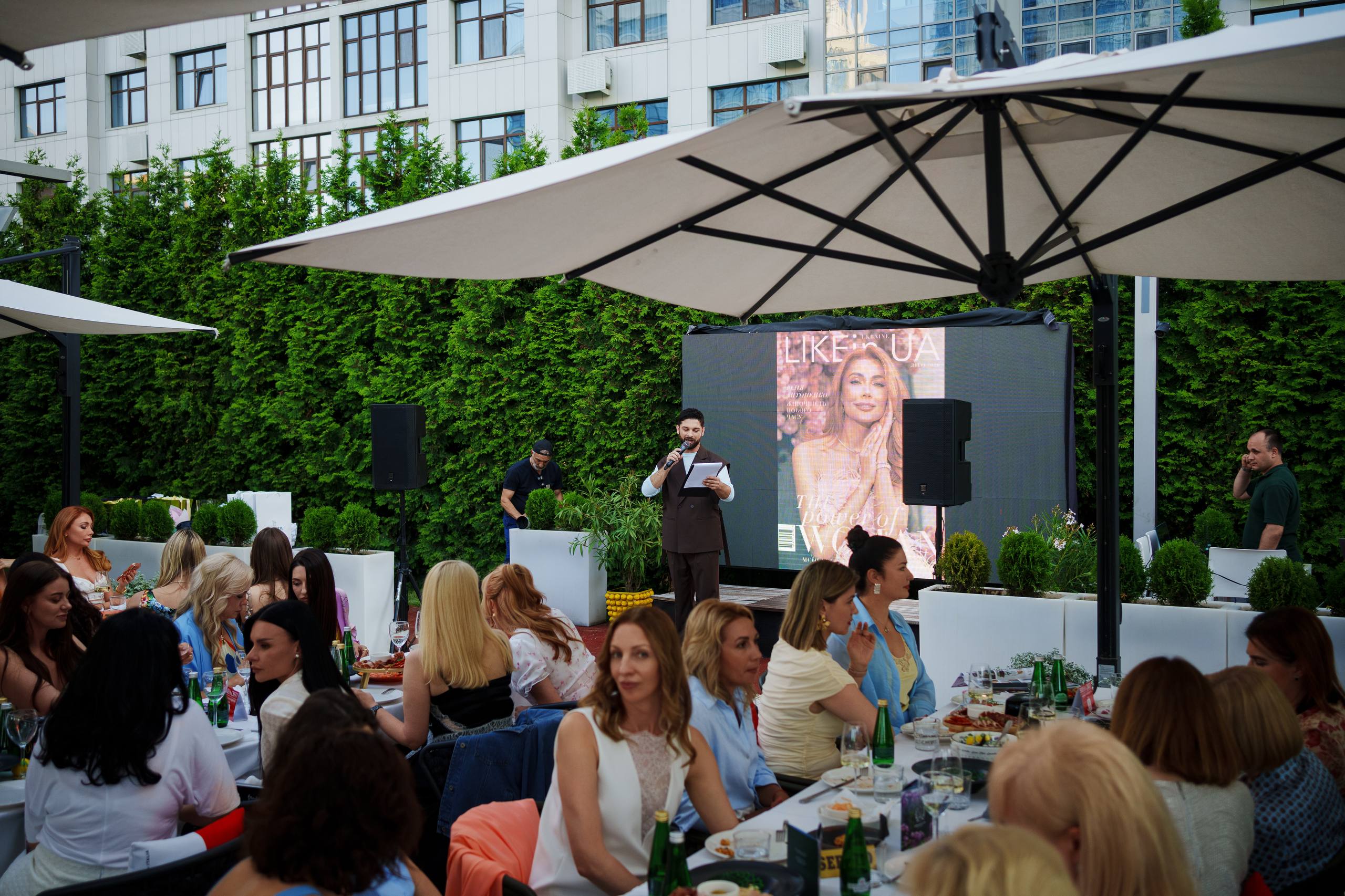 Презентація літнього номера журналу LIKE in UA: Summer Evening in Sorrento у FENIX Beach Club