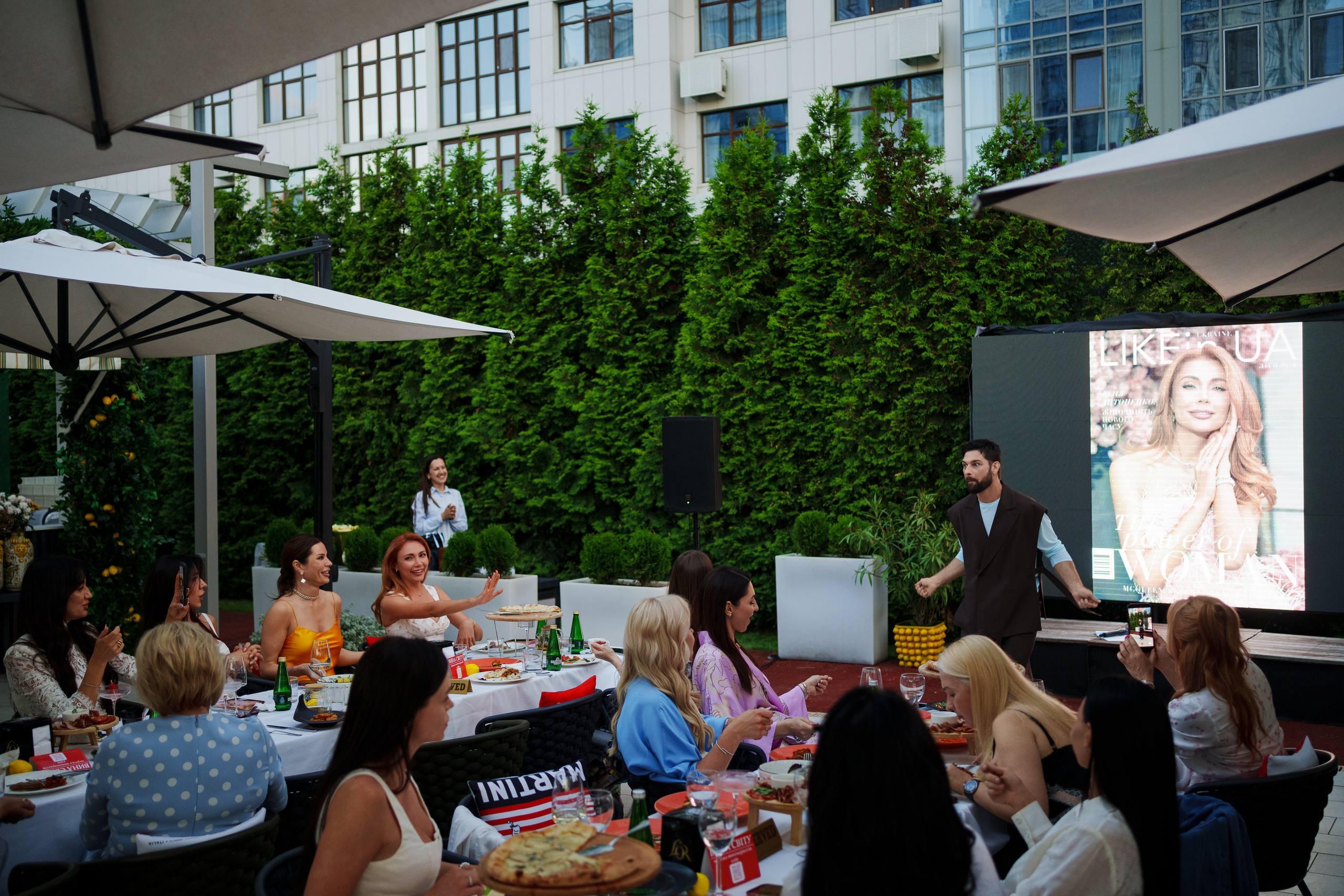 Презентація літнього номера журналу LIKE in UA: Summer Evening in Sorrento у FENIX Beach Club